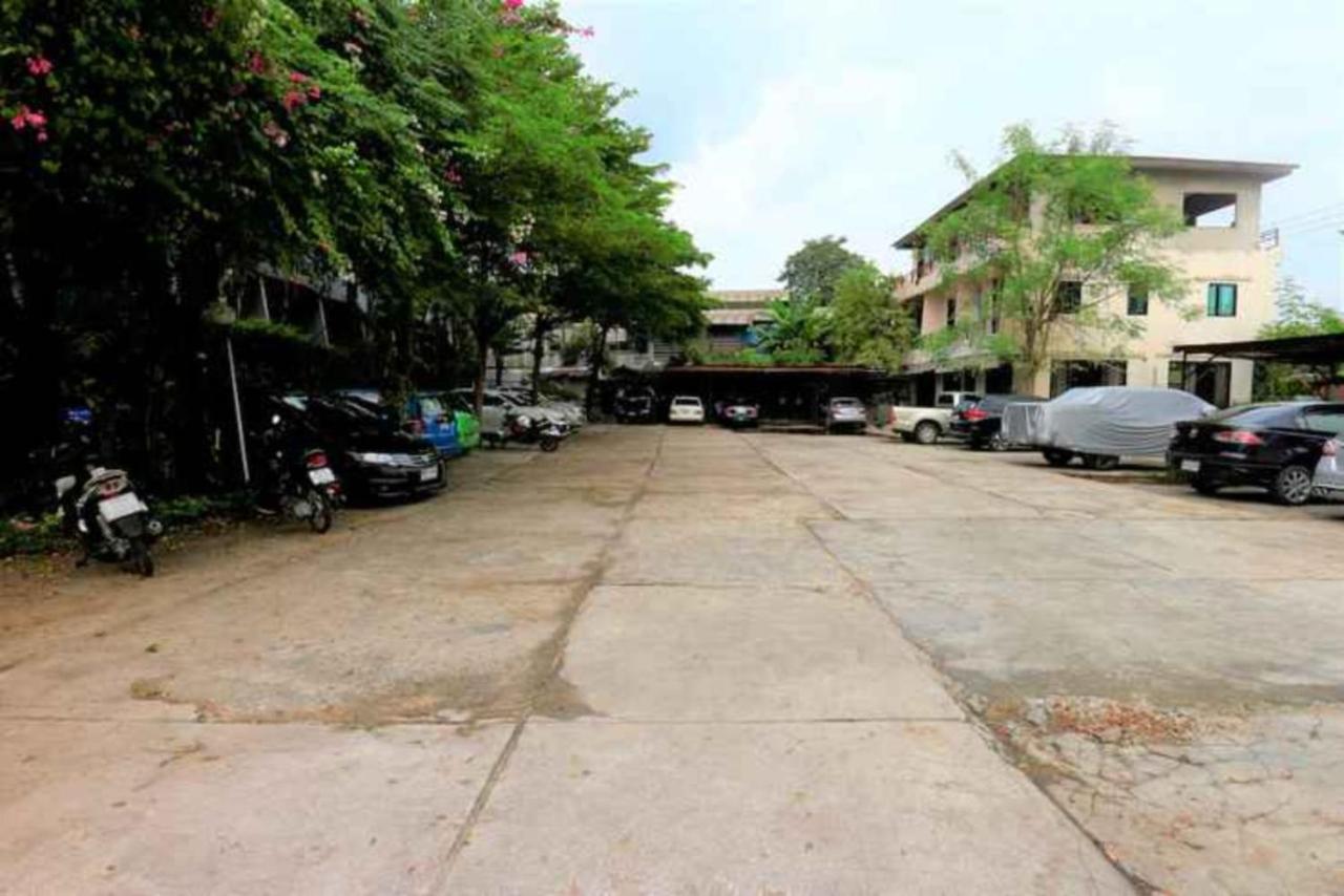 Platinum Place Bangkok Extérieur photo