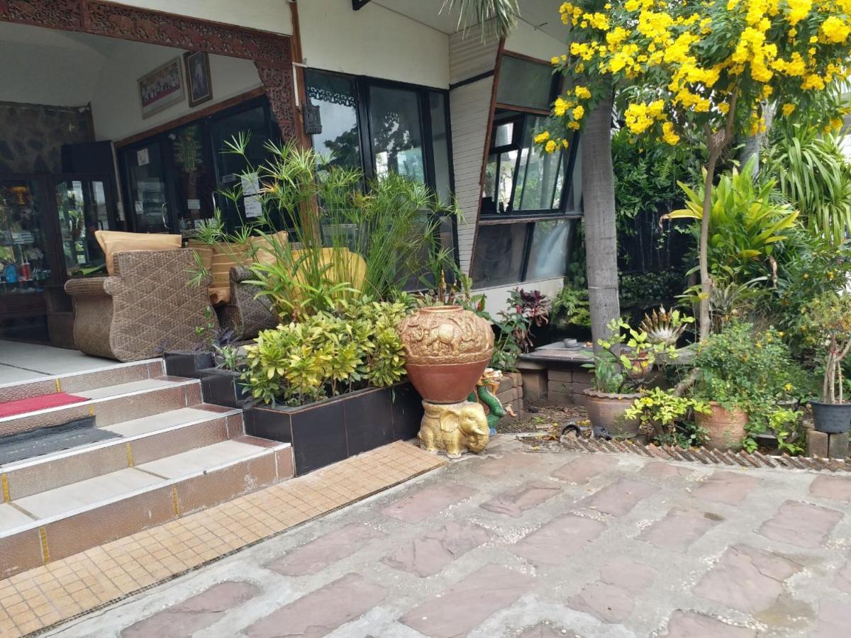 Platinum Place Bangkok Extérieur photo